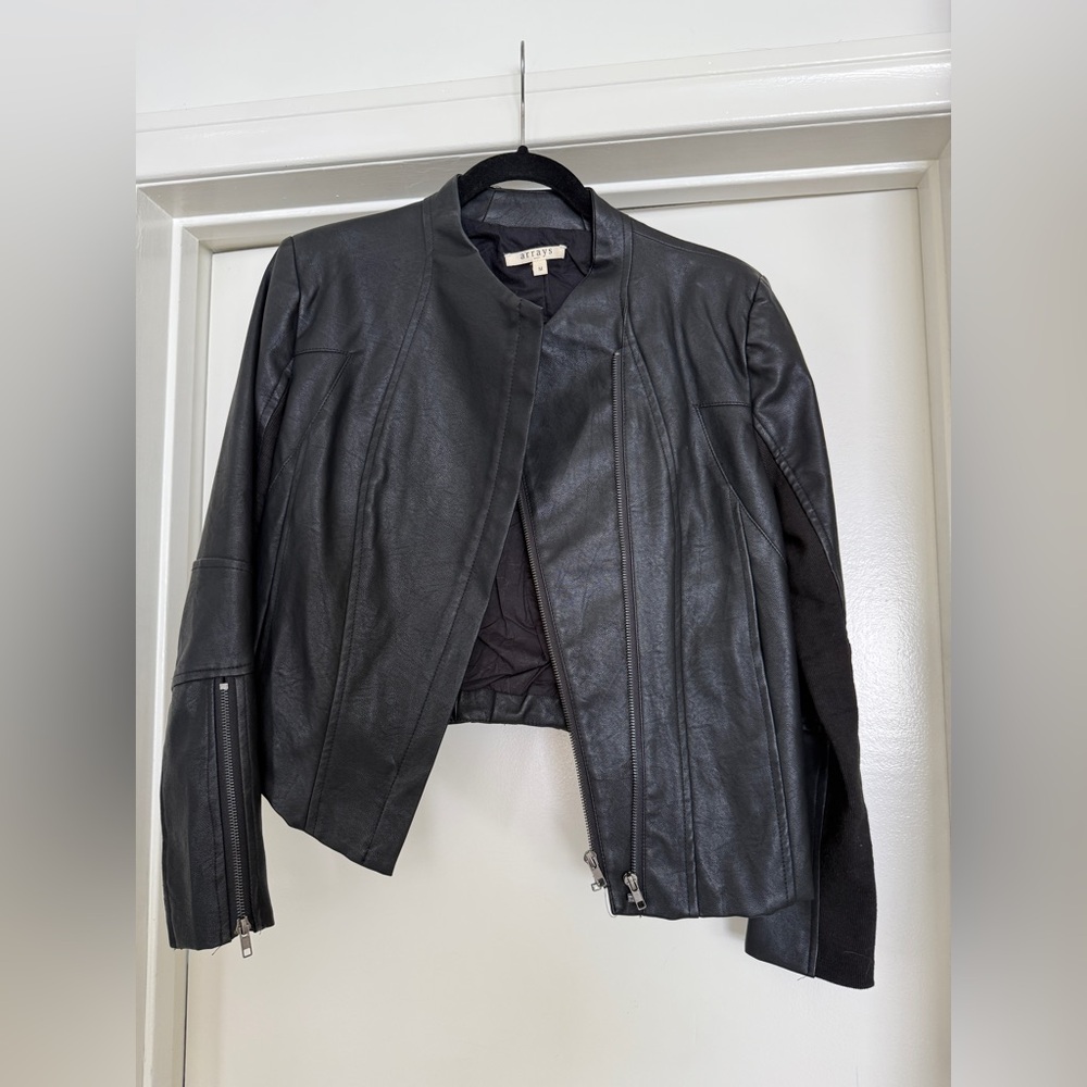 Arrays Nordstrom Black Faux Leather Timeless Long Sleeve Moto Jacket – Size M